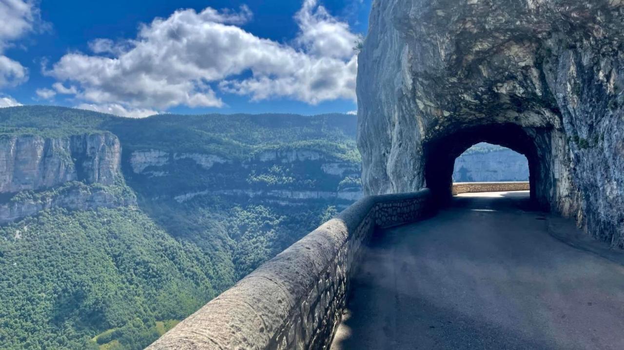 Les Vieilles Pierres Dromoises Villa Alixan Esterno foto